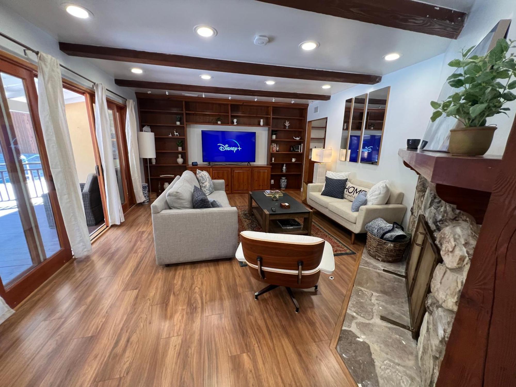 La Reforma - Newly Designed 4br House & Pool In Angeles By Topanga Villa
